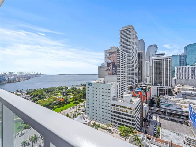 244 Biscayne Boulevard 2109, Miami, FL 33132