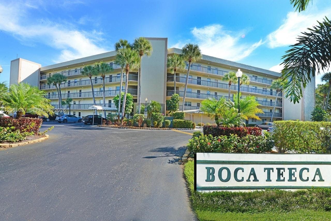 198 NW 67th Street 301, Boca Raton, FL 33487 - photo 1 of 13