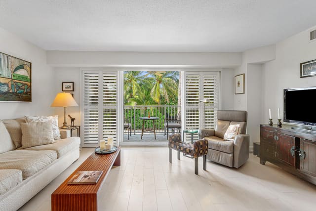 223 Atlantic Avenue 2B, Palm Beach, FL 33480