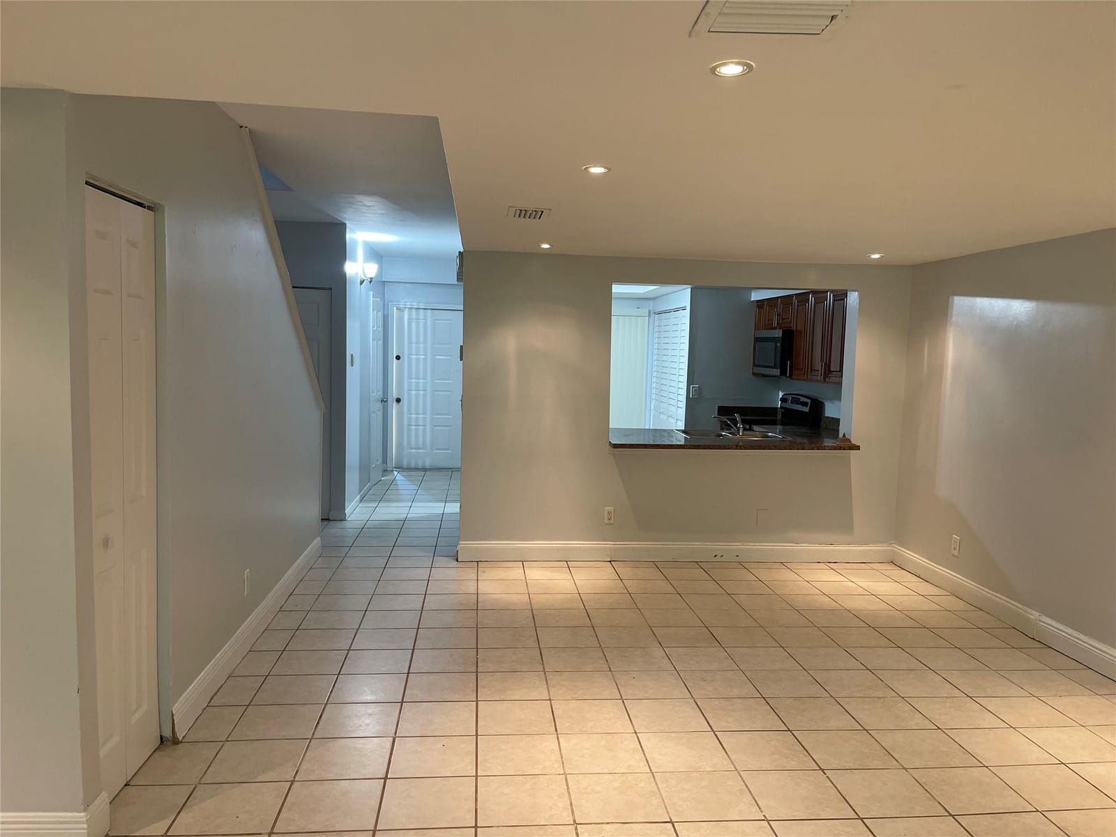 8843 SPRINGTREE LAKES Drive — photo 6