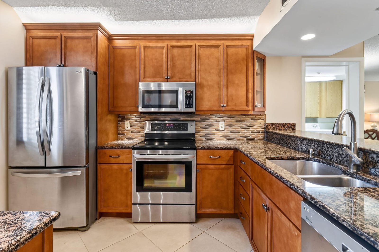 2101 Marina Isle Way 202 — photo 2