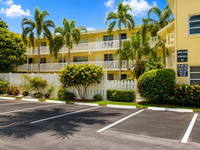 1900 NE 8th Court 204, sold in ZIP 33304, Fort Lauderdale, FL