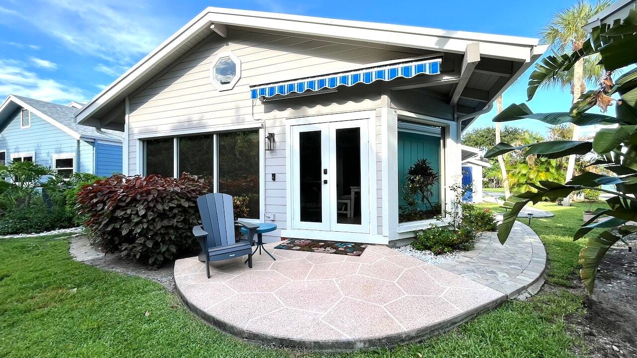 4044 NE Breakwater Drive, Jensen Beach, FL 34957 photo 1