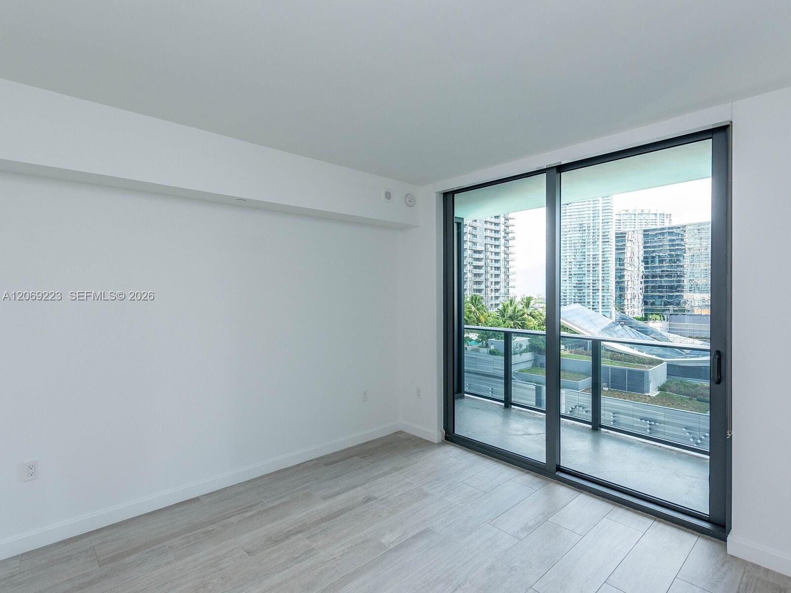 45 SW 9th Street 1201 — photo 11
