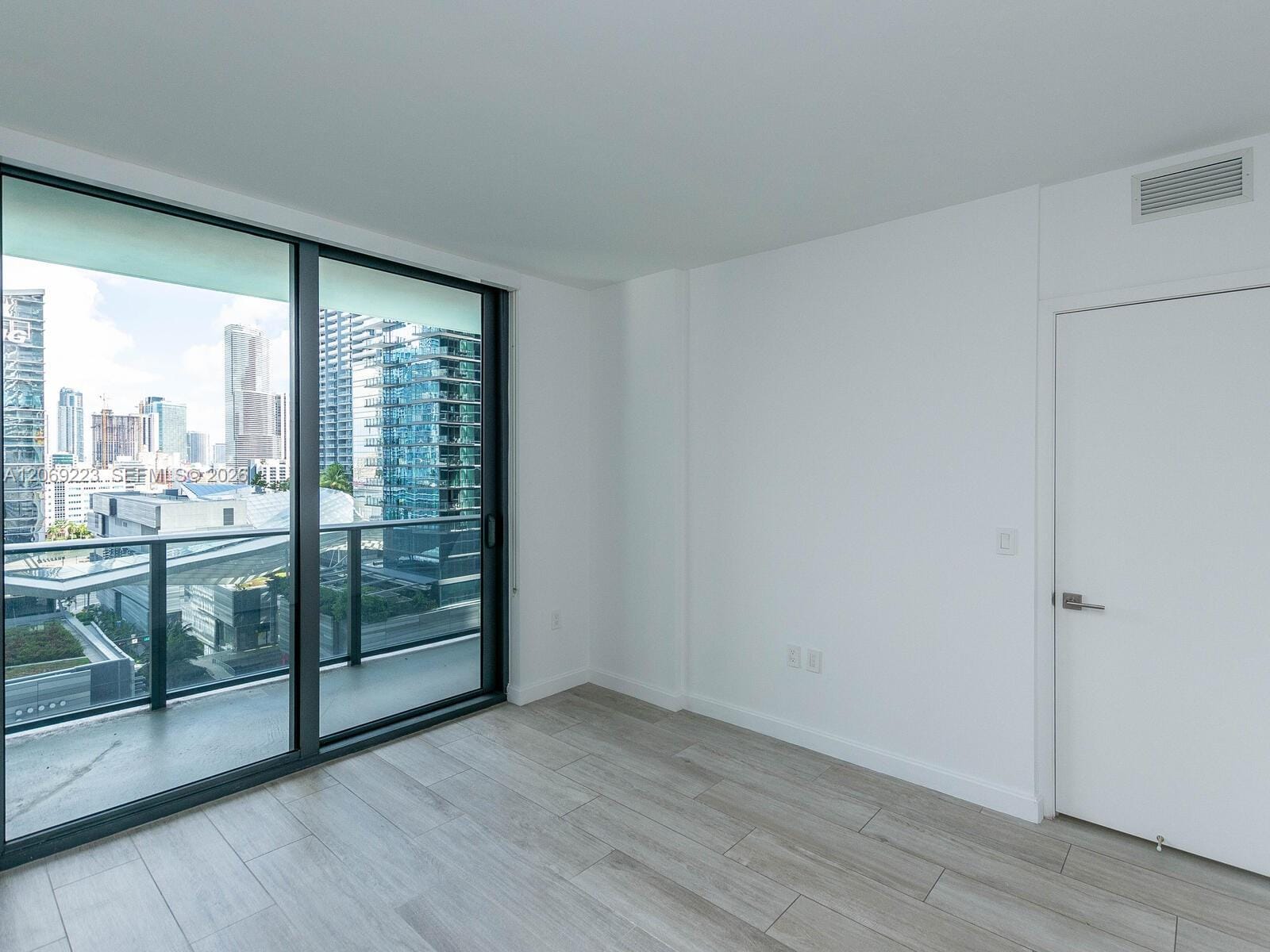 45 SW 9th Street 1201, Miami, FL 33130 photo 13