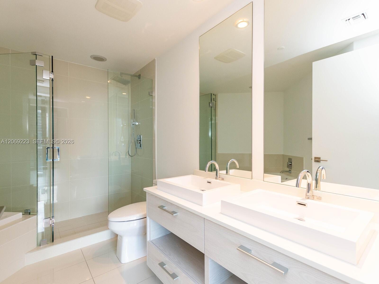 45 SW 9th Street 1201, Miami, FL 33130 photo 16