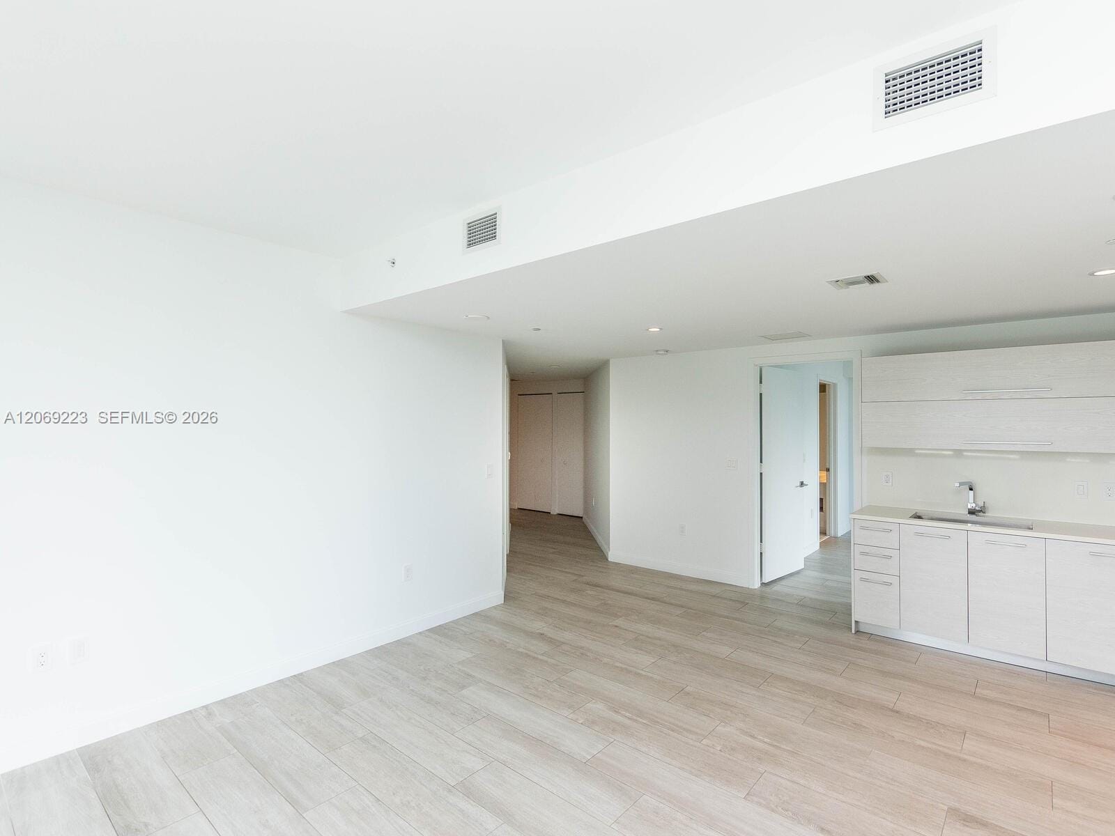 45 SW 9th Street 1201 — photo 3