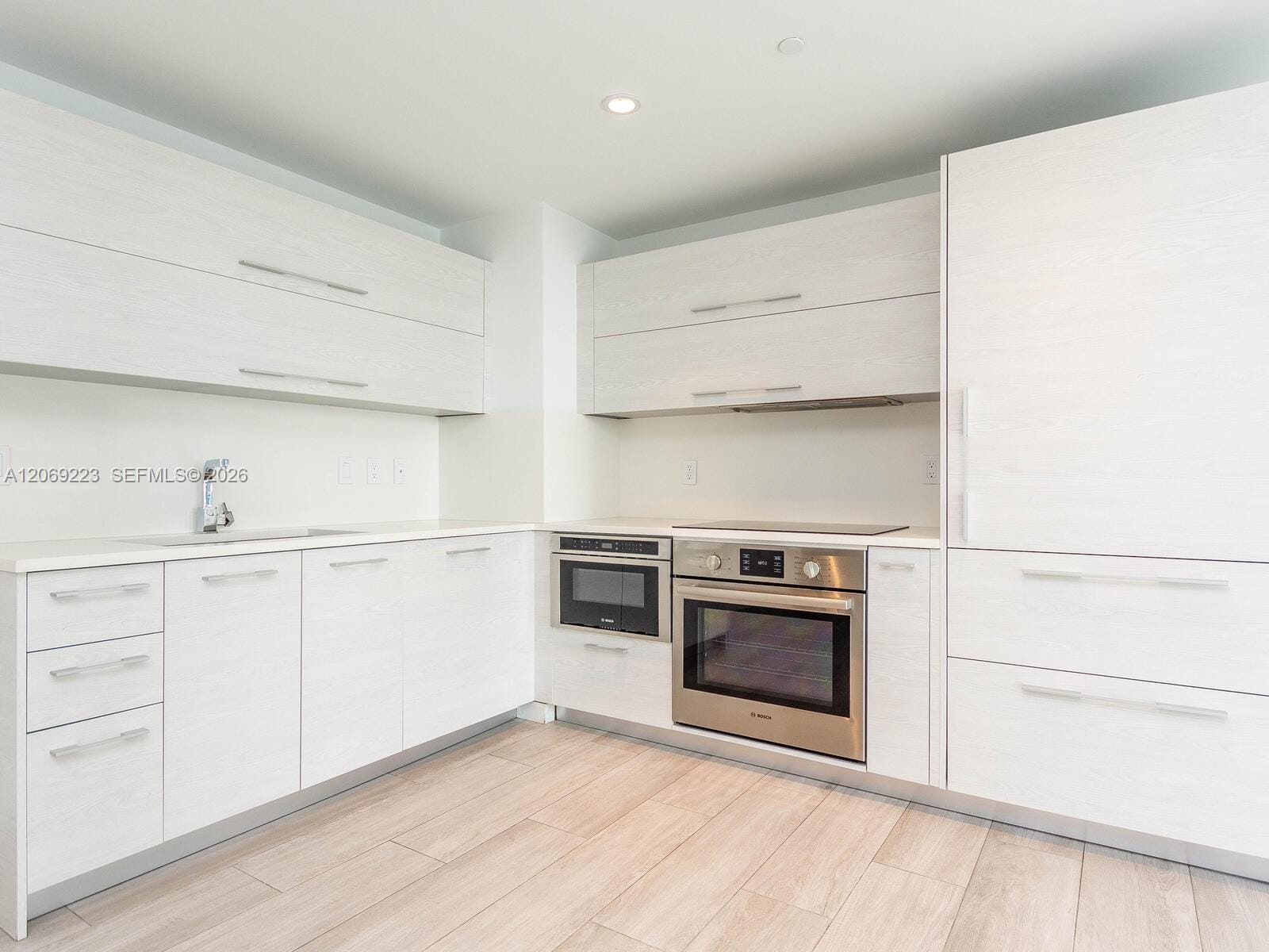 45 SW 9th Street 1201 — photo 7