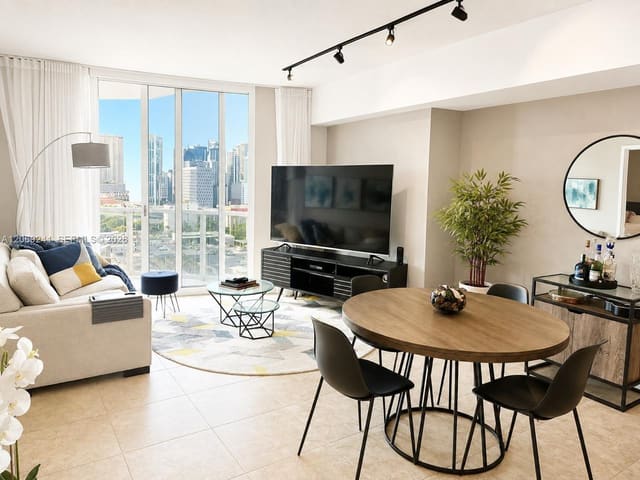 185 SW 7th Street 1505, Miami, FL 33130