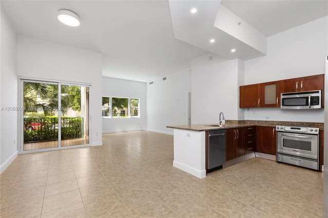 19900 E Country Club Drive 104, Turnberry Village So Towe, Aventura, FL