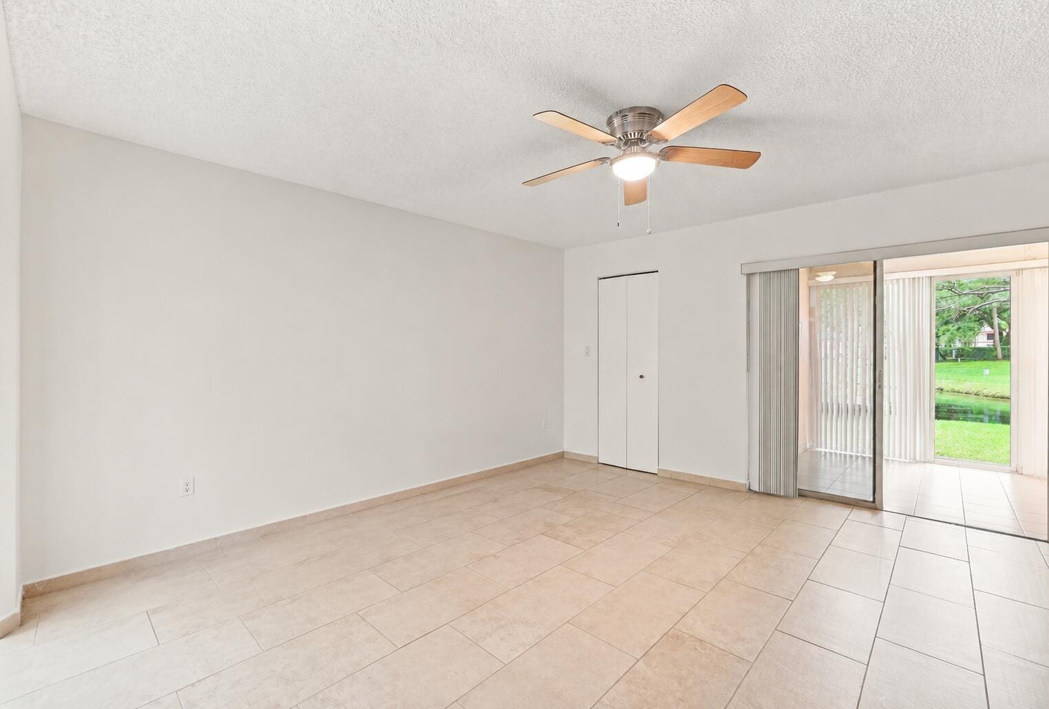 3200 Carambola Circle S — photo 9