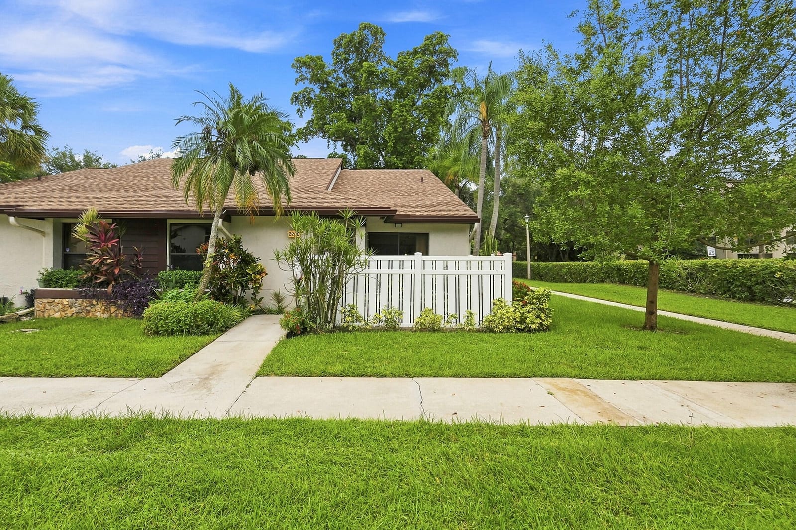 3200 Carambola Circle S — photo 10