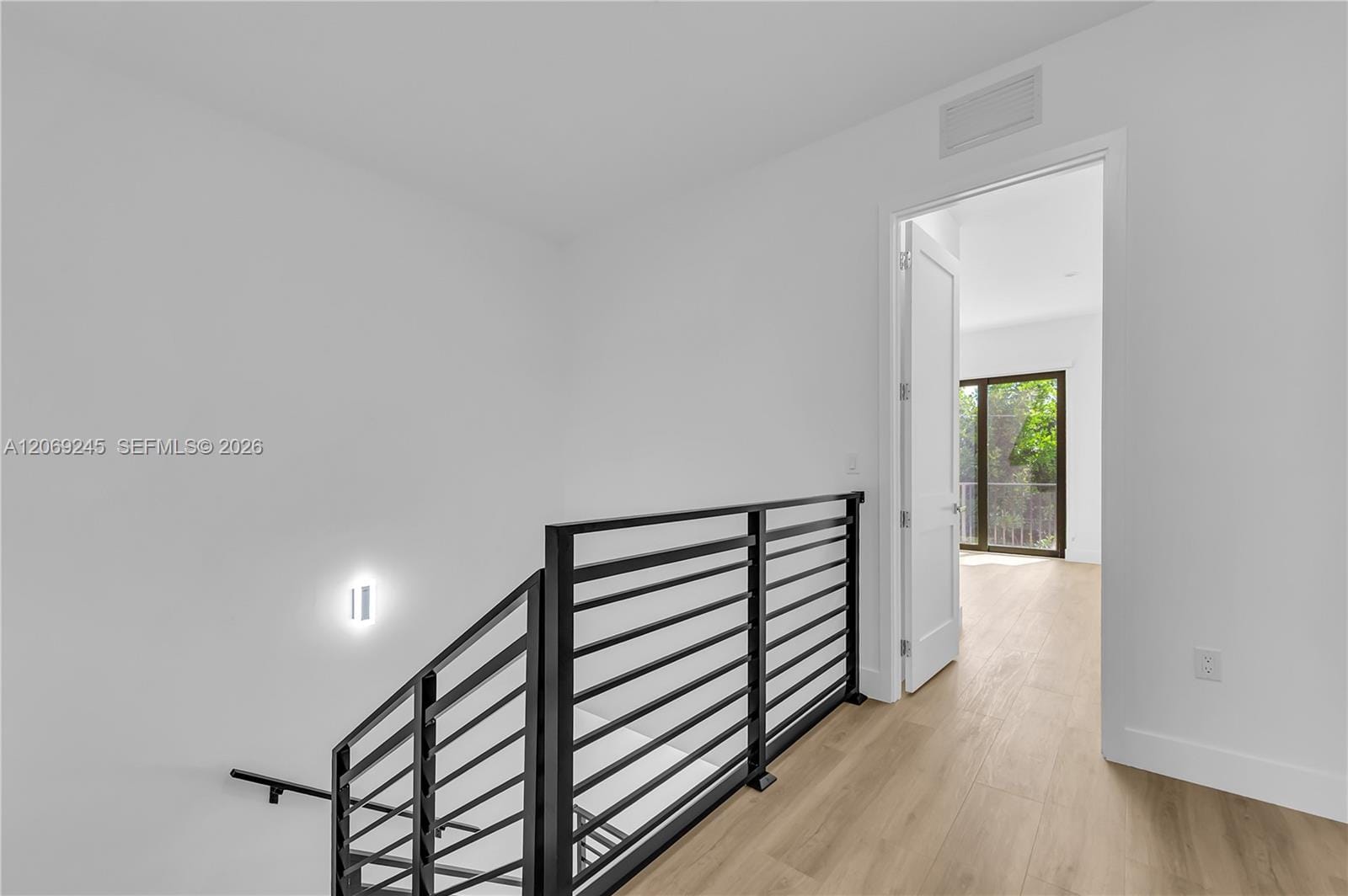 828 NE 14th Street — photo 8