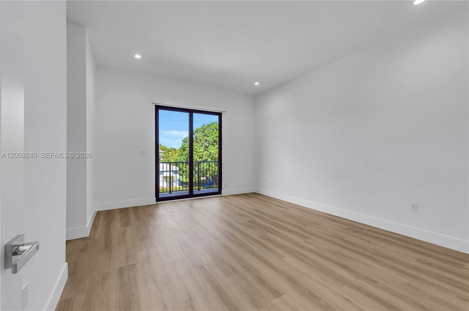 828 NE 14th Street — photo 9