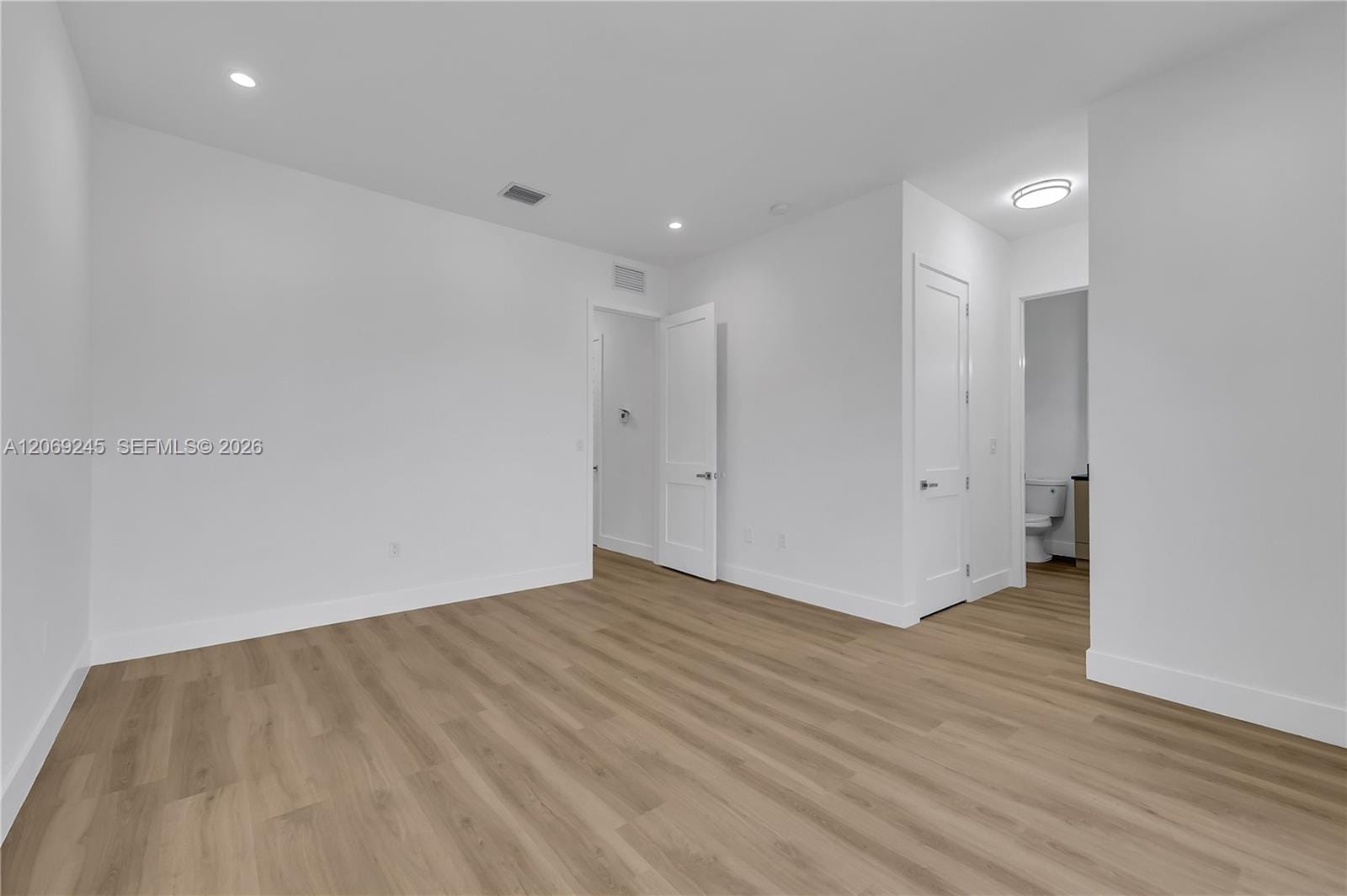 828 NE 14th Street — photo 10