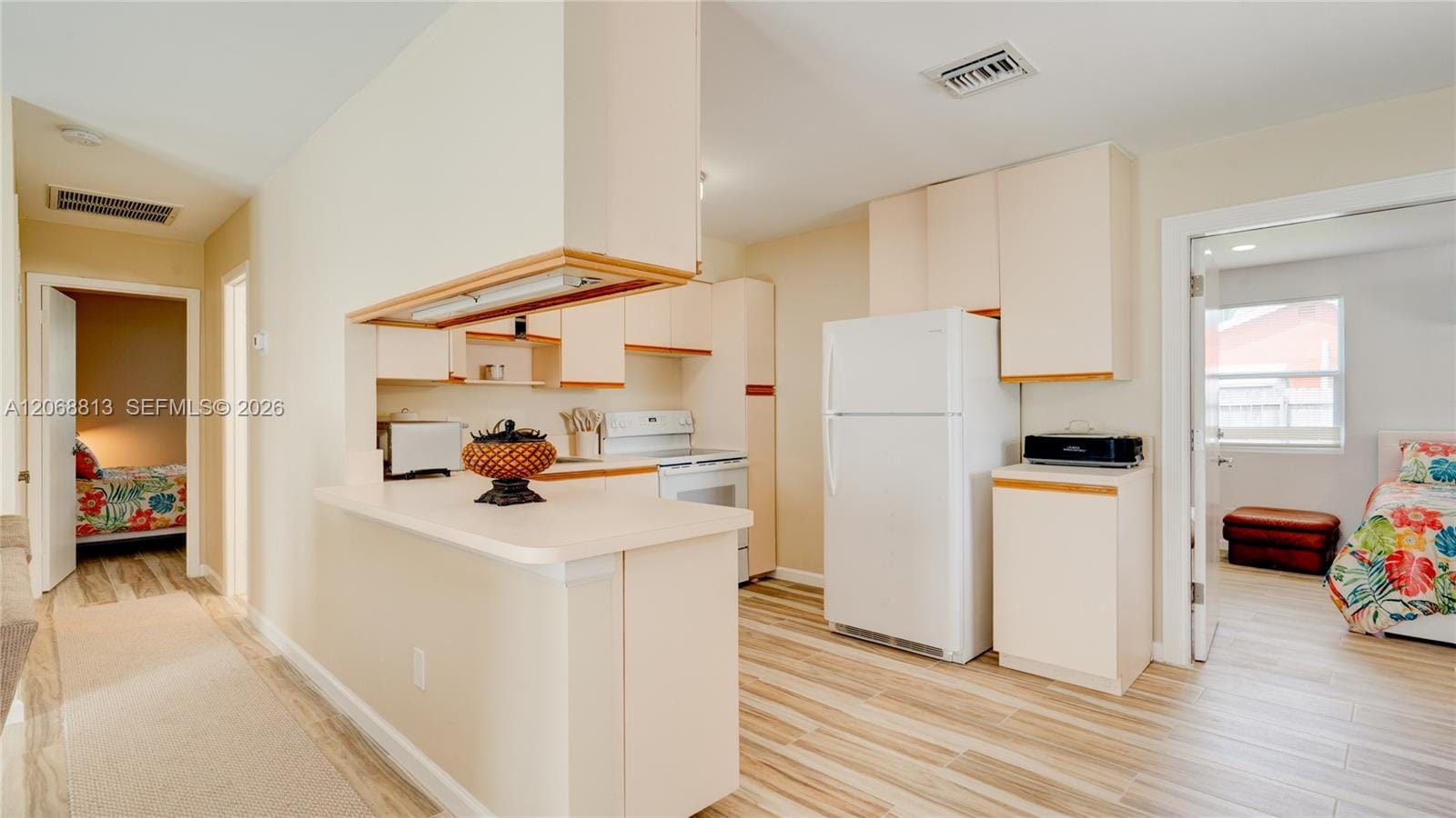 3344 Plaza Place — photo 6