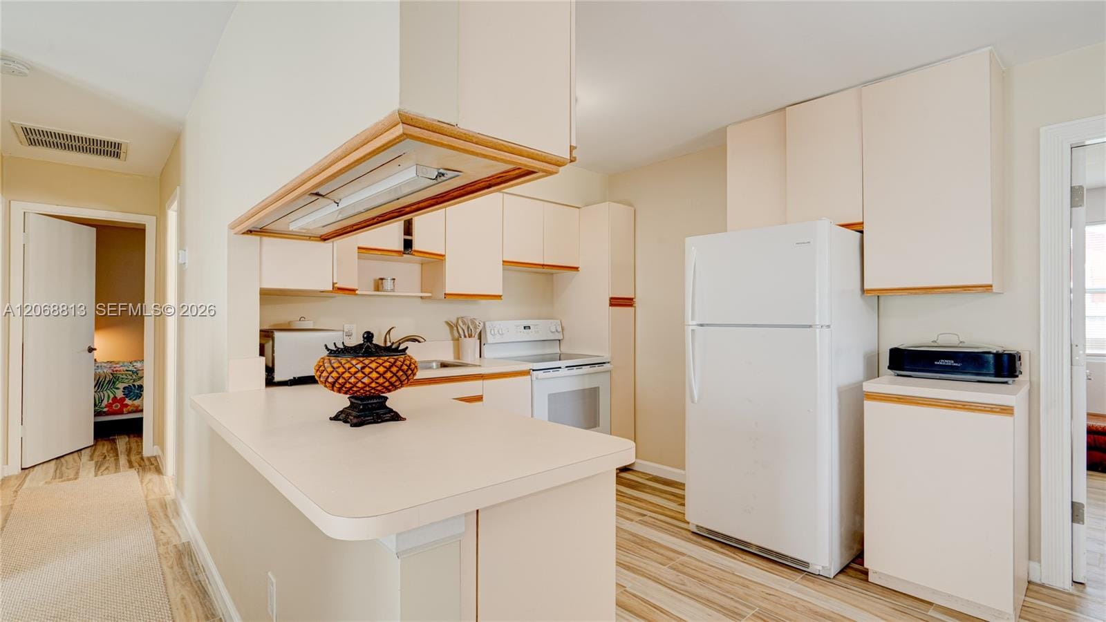 3344 Plaza Place — photo 8