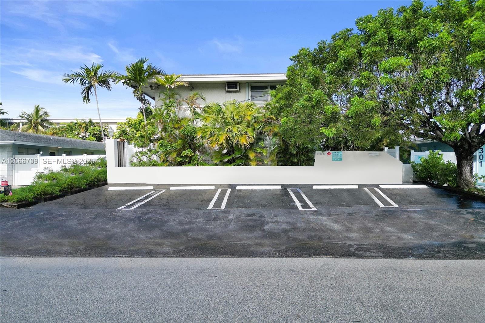 305 SE 12th Avenue, Pompano Beach, FL 33060