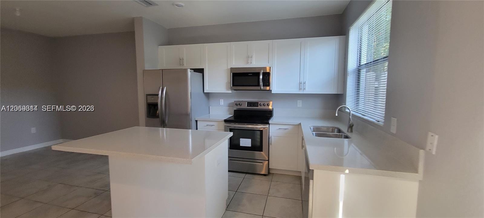 388 NE 208th Terrace, Miami, FL 33179 photo 5