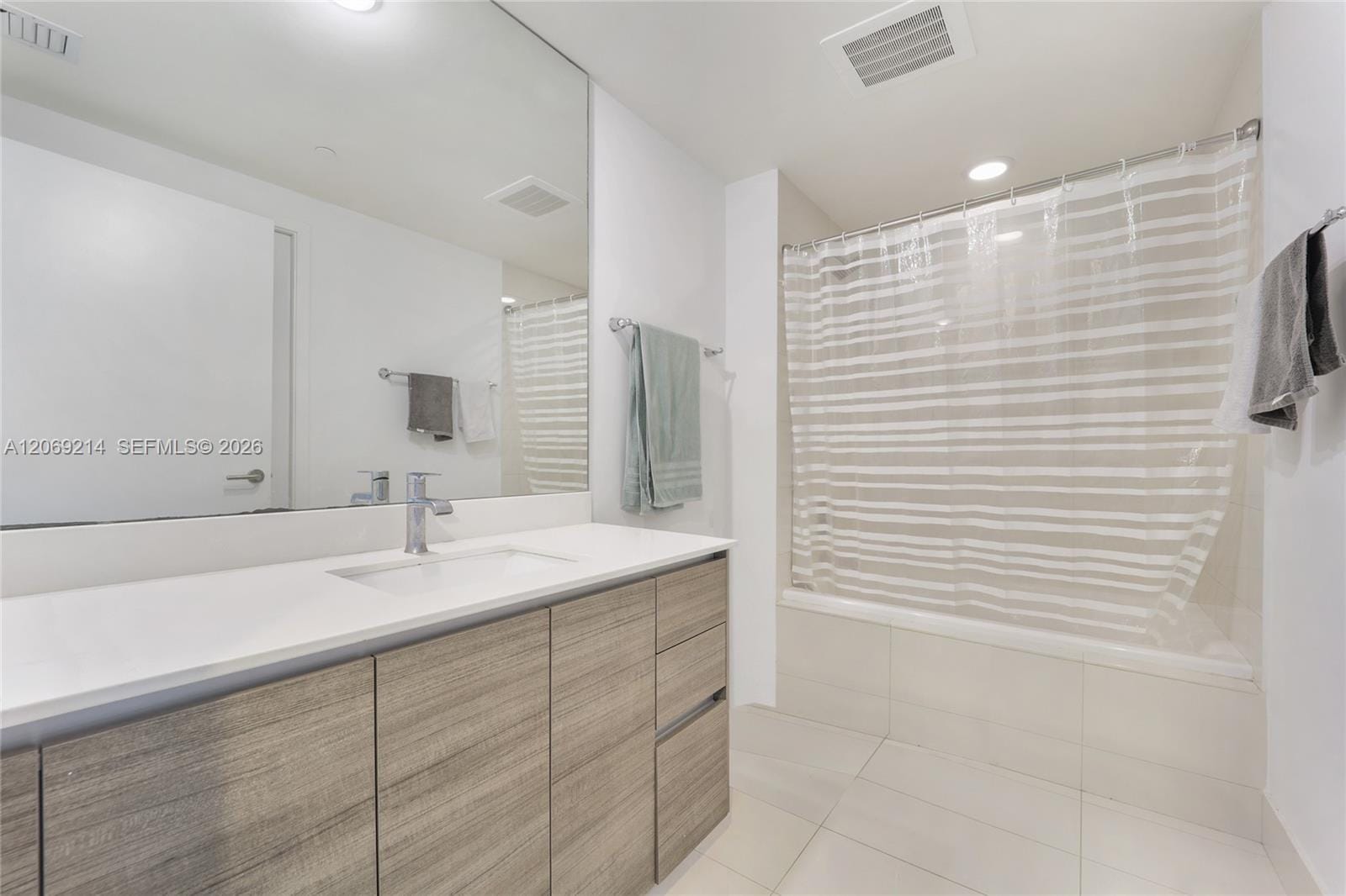 1100 S Miami Avenue 1607, Miami, FL 33130 photo 8