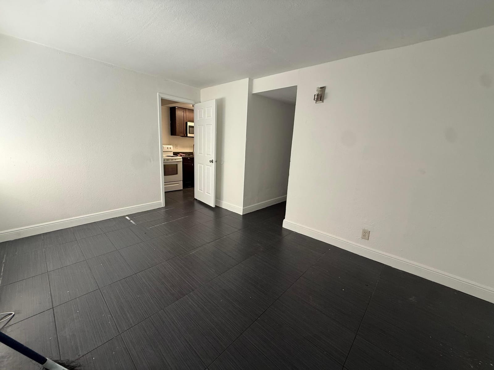 37 SW 14th Street 9 — photo 2