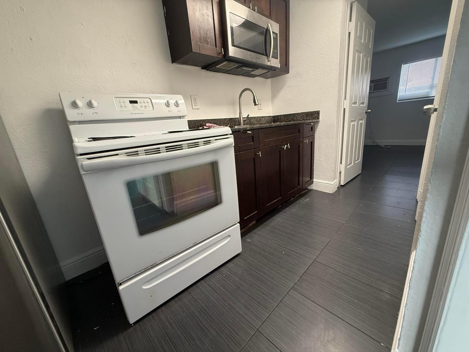 37 SW 14th Street 9 — photo 3