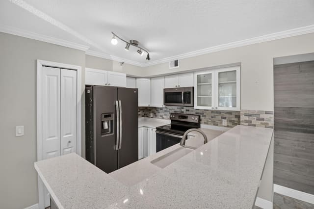 110 YACHT CLUB Way 103, sold in ZIP 33462, Lantana, FL