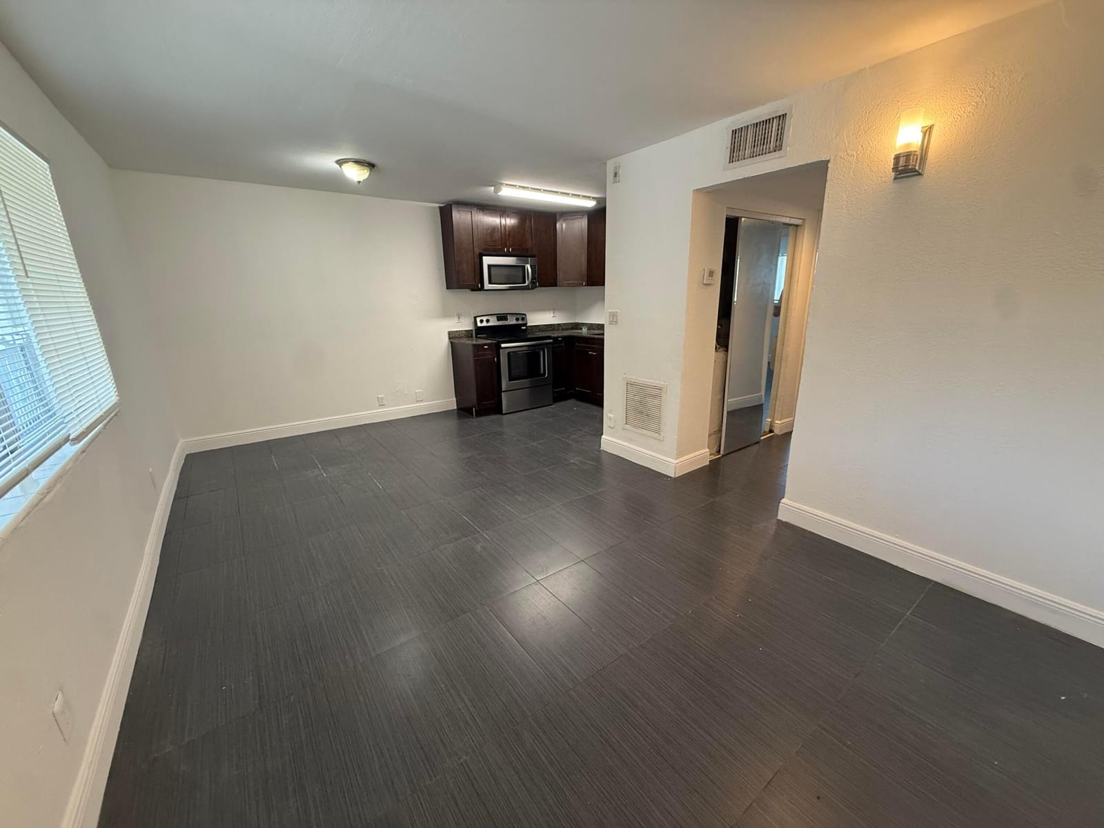 37 SW 14TH Street 17 — photo 2