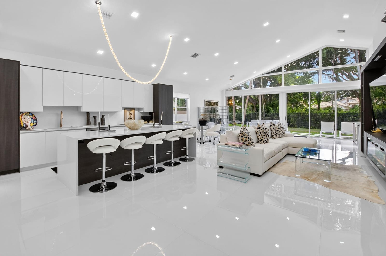 5372 NW 21st Avenue, Boca Raton, FL 33496
