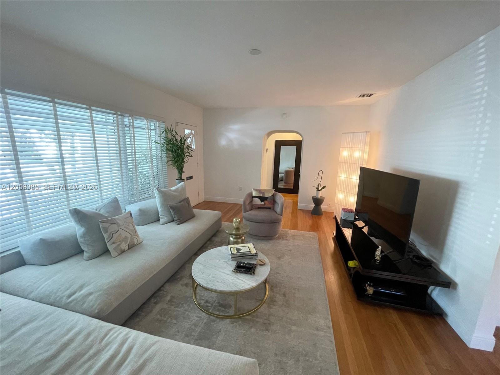 1116 Biarritz Drive — photo 2