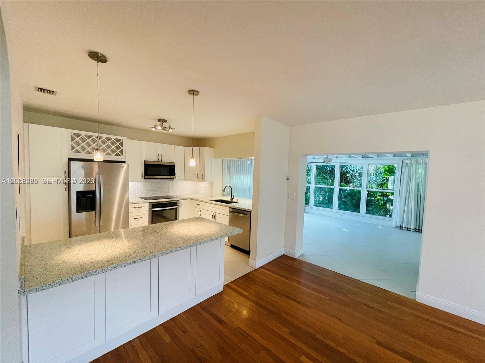 1116 Biarritz Drive — photo 5