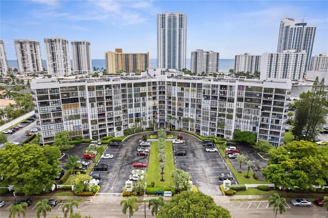 1000 Parkview Drive 614, Hallandale Beach, FL 33009