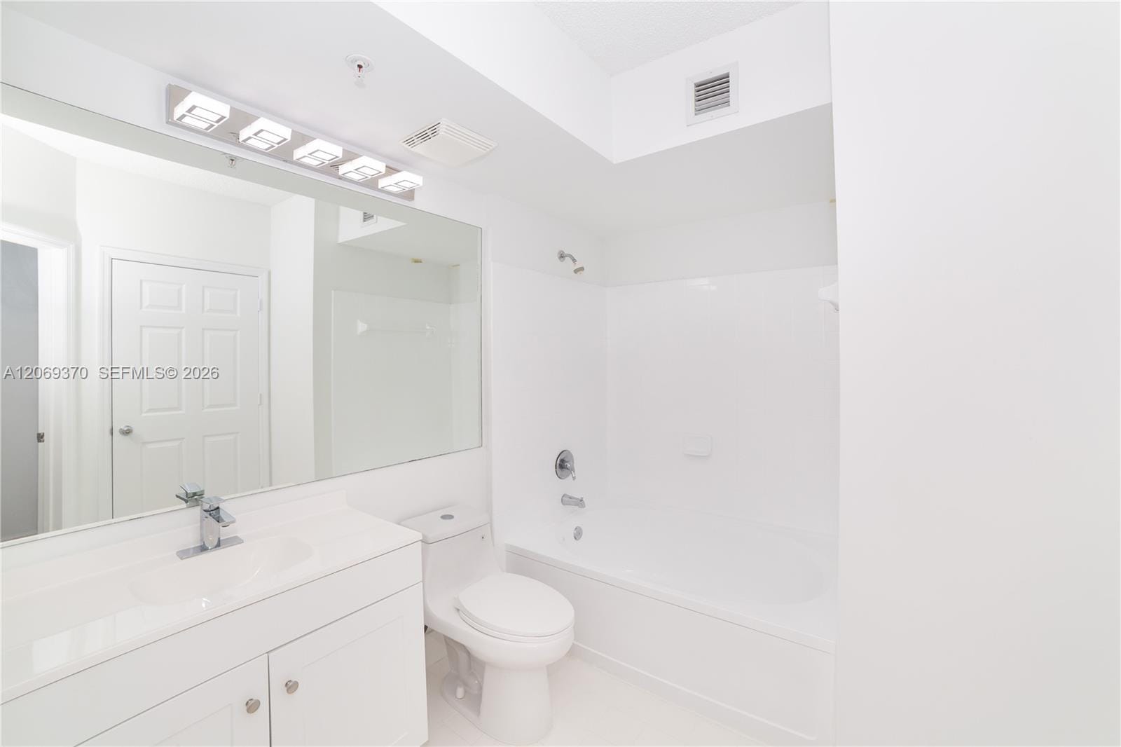 17100 N Bay Road 1407, Sunny Isles Beach, FL 33160 photo 17