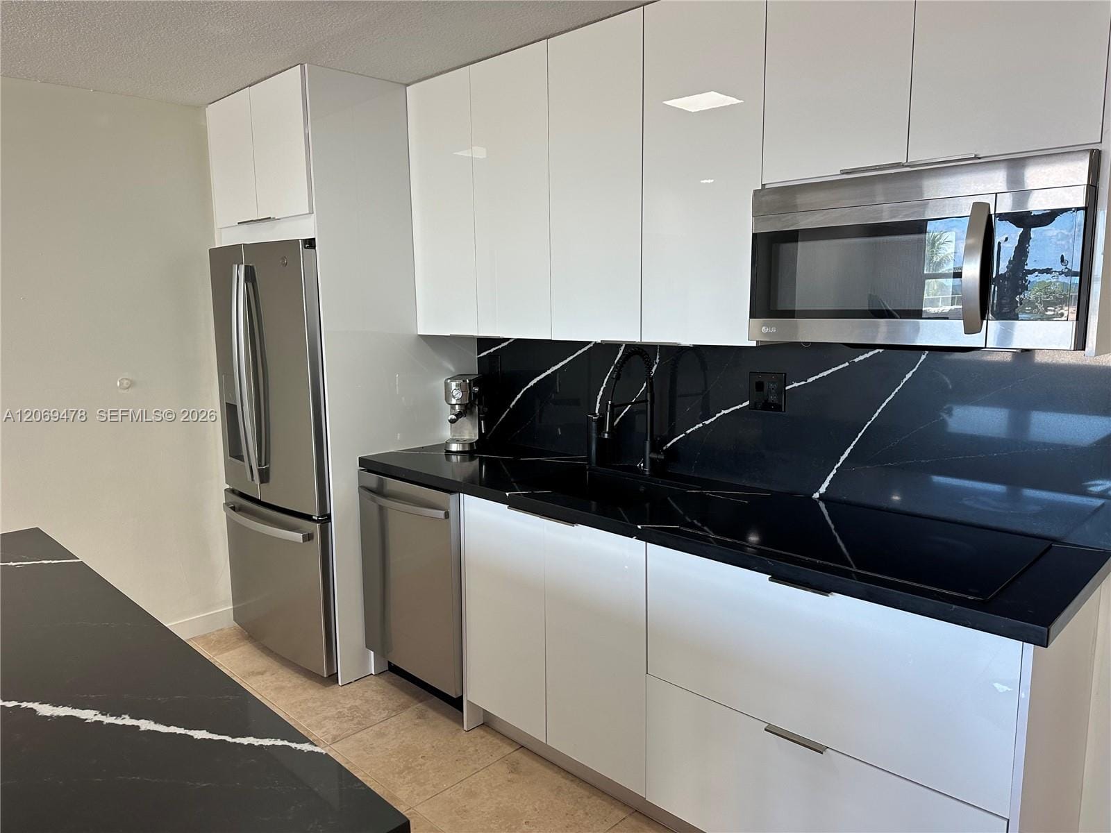 6039 Collins Avenue 310, Miami Beach, FL 33140