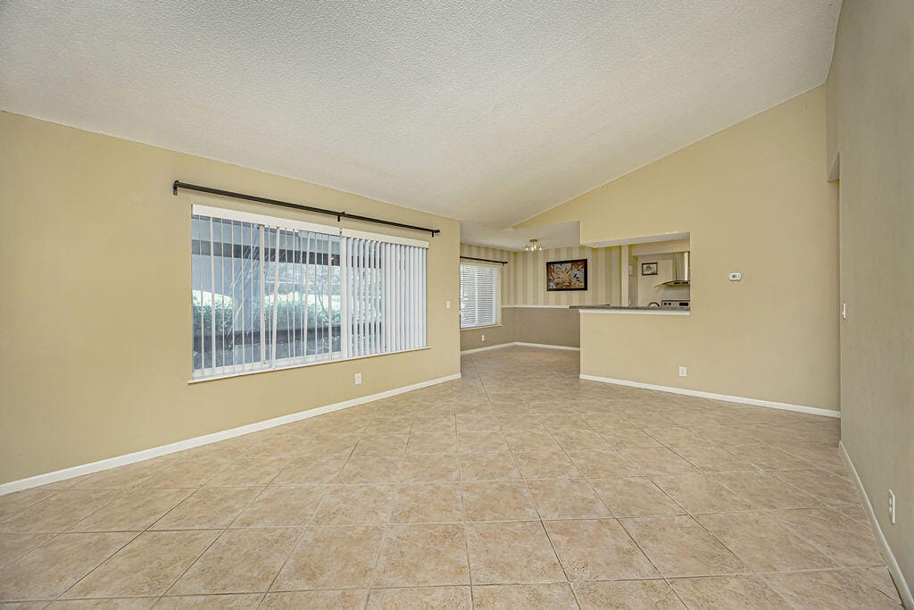 815 W BOYNTON BEACH Boulevard 1-203, Boynton Beach, FL 33426 photo 2