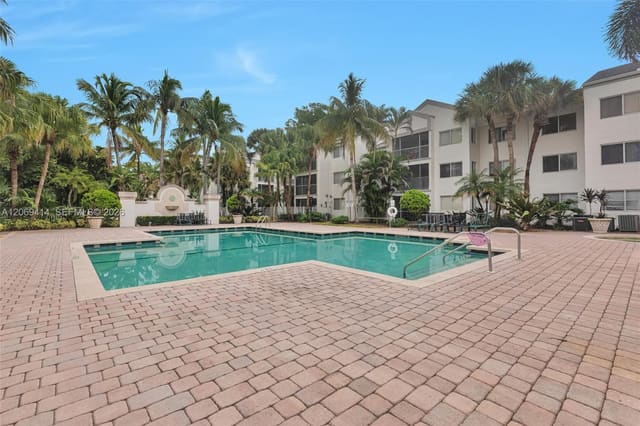 5760 Rock Island Road 339, Tamarac, FL 33319