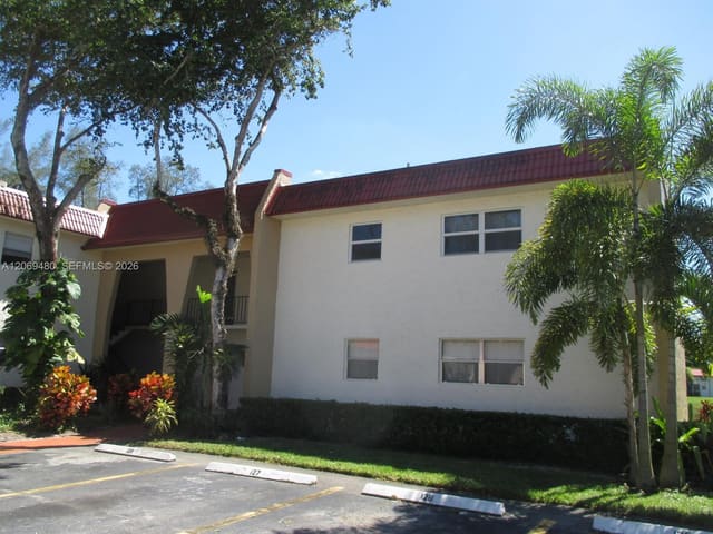 212 Lake Frances Drive 212, West Palm Beach, FL 33411