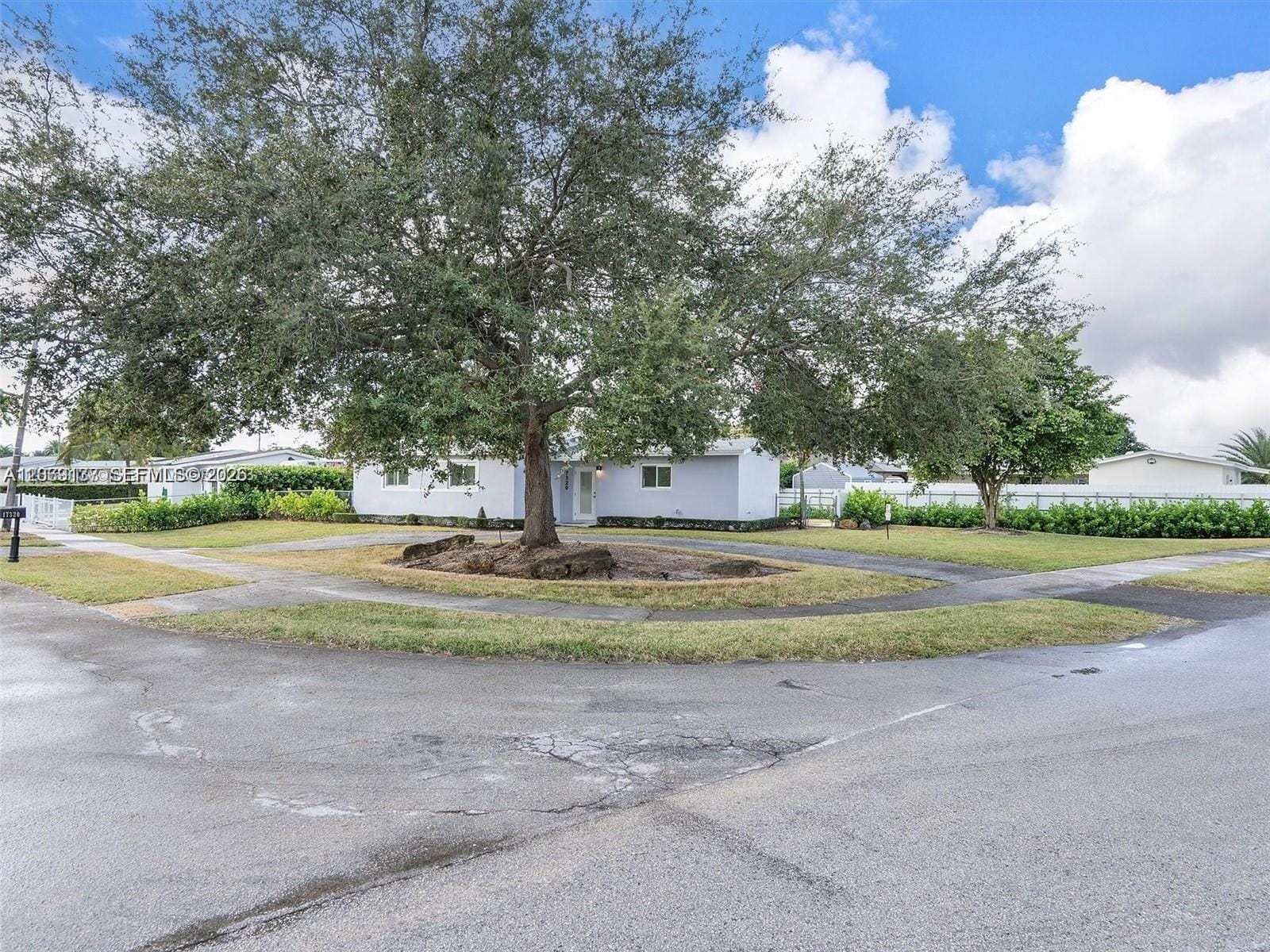 17320 NW 80th Avenue, Hialeah, FL 33015