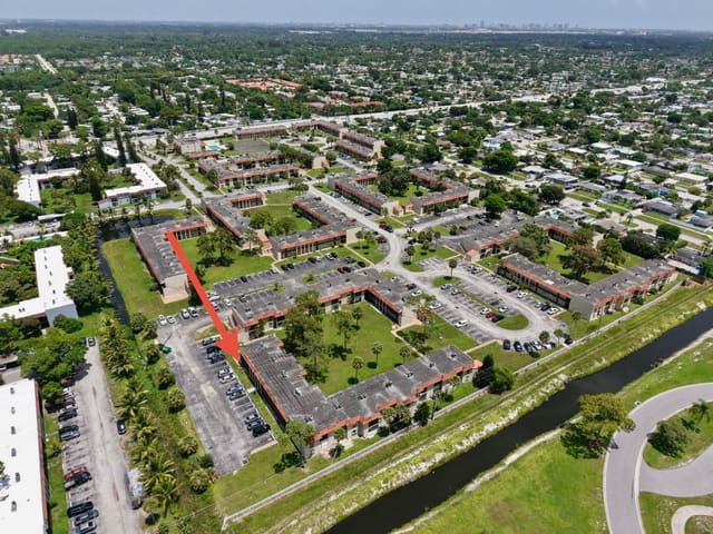 6120 FOREST HILL Boulevard 111, West Palm Beach, FL 33415