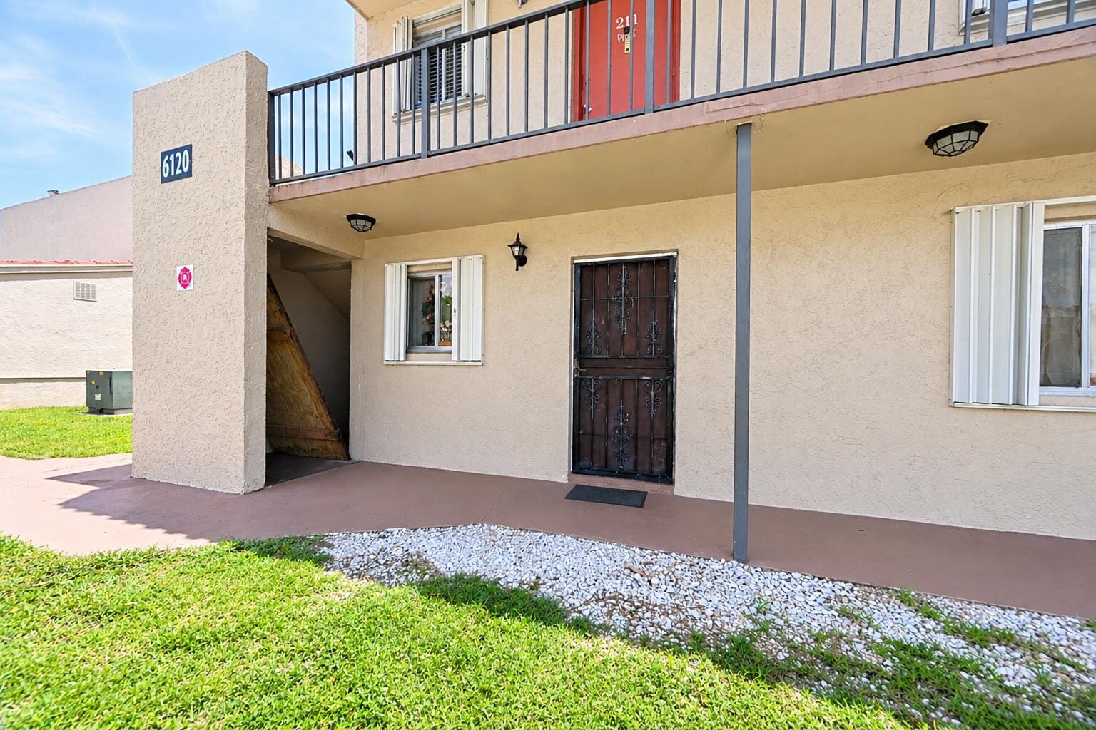 6120 FOREST HILL Boulevard 111 — photo 2