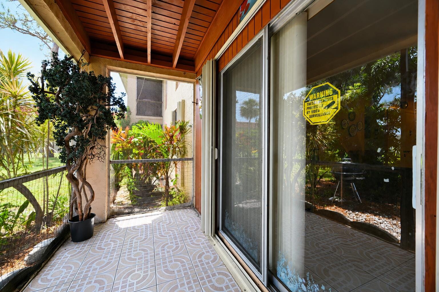 6120 FOREST HILL Boulevard 111 — photo 4
