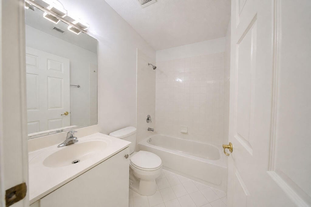 5733 NW 112th Place, Doral, FL 33178 photo 16