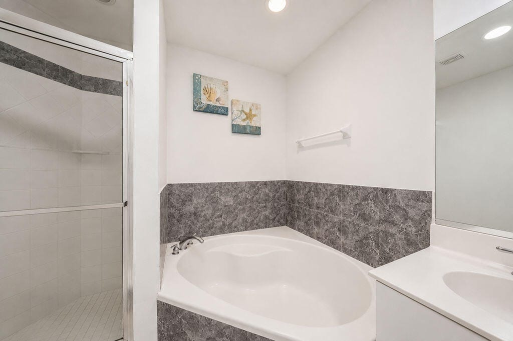 5733 NW 112th Place, Doral, FL 33178 photo 25