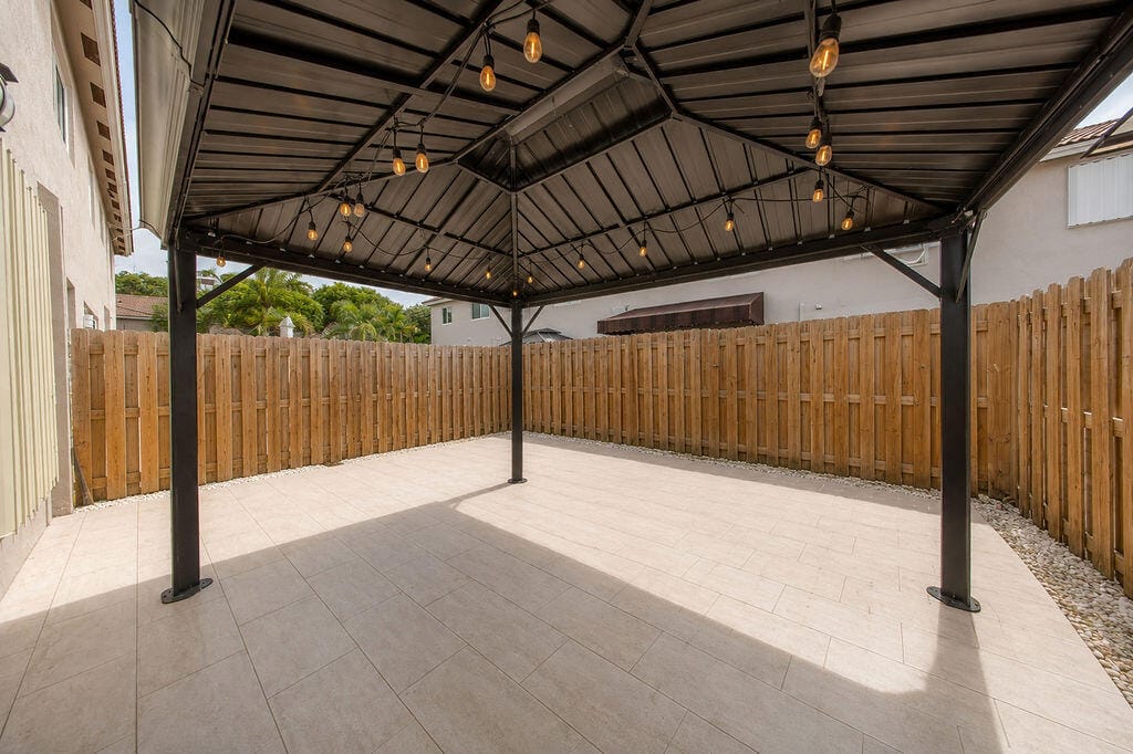5733 NW 112th Place, Doral, FL 33178 photo 28