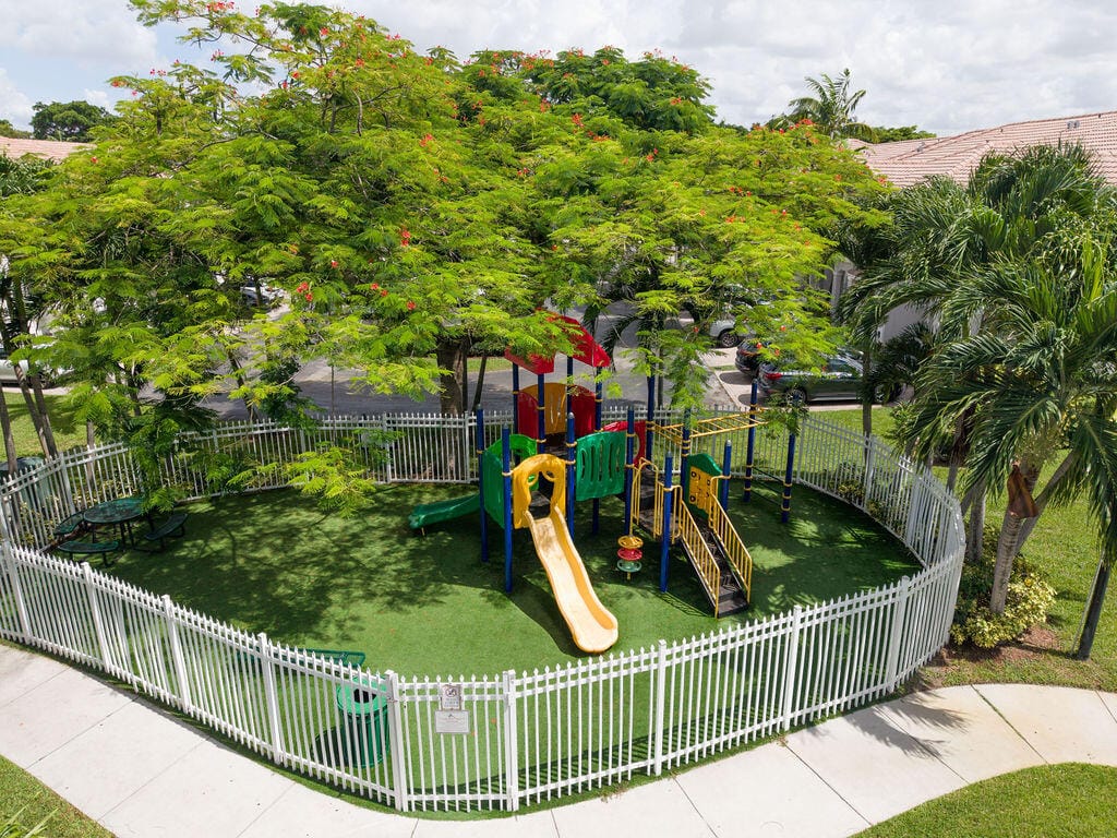 5733 NW 112th Place, Doral, FL 33178 photo 30