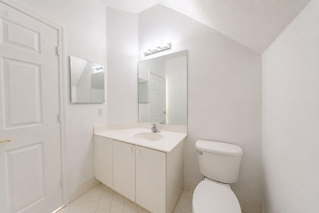 5733 NW 112th Place, Doral, FL 33178 photo 9