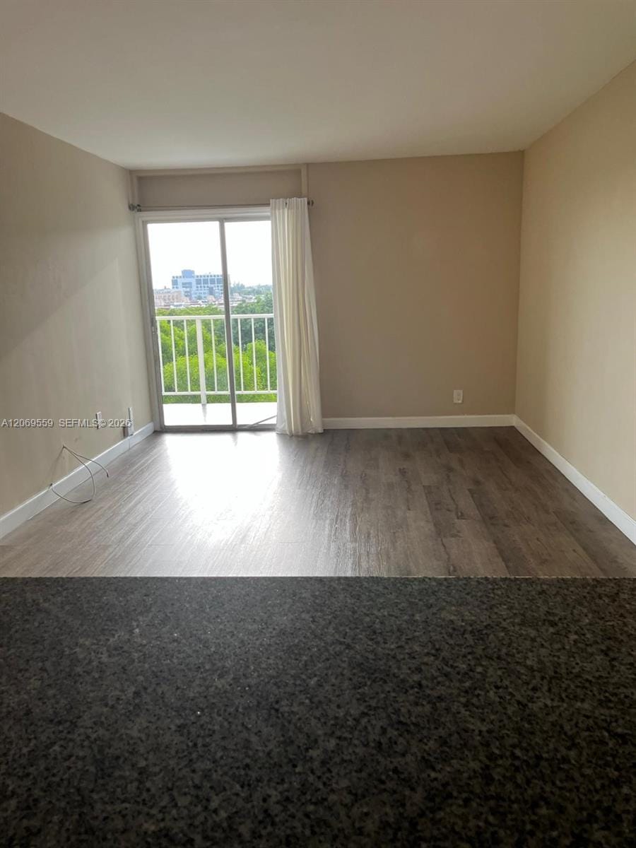 4550 NW 9th Street 701E — photo 2