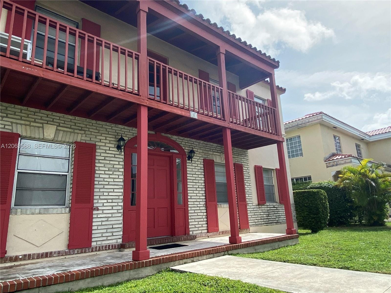 33 Madeira Avenue 3 — photo 2