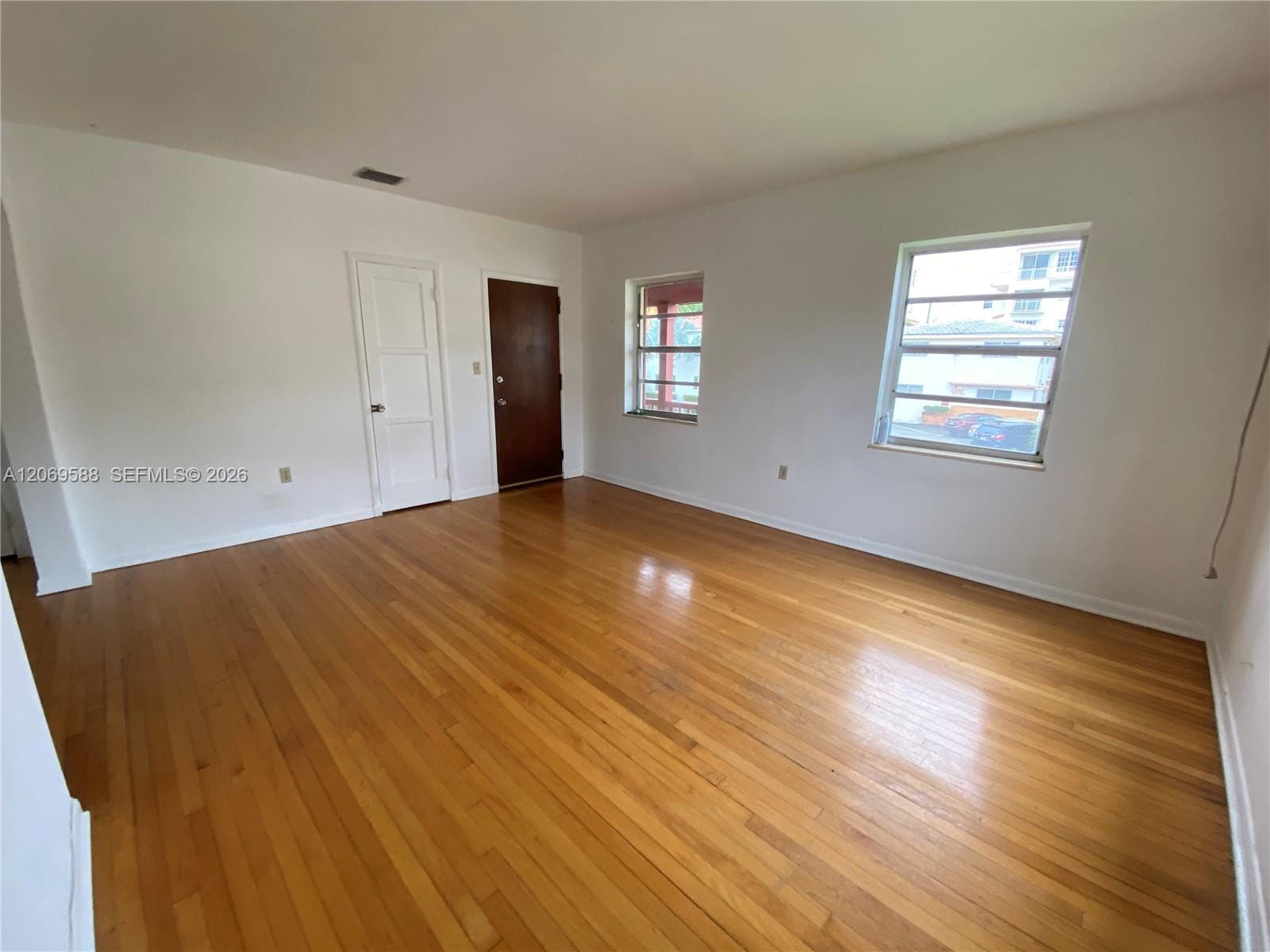 33 Madeira Avenue 3 — photo 9