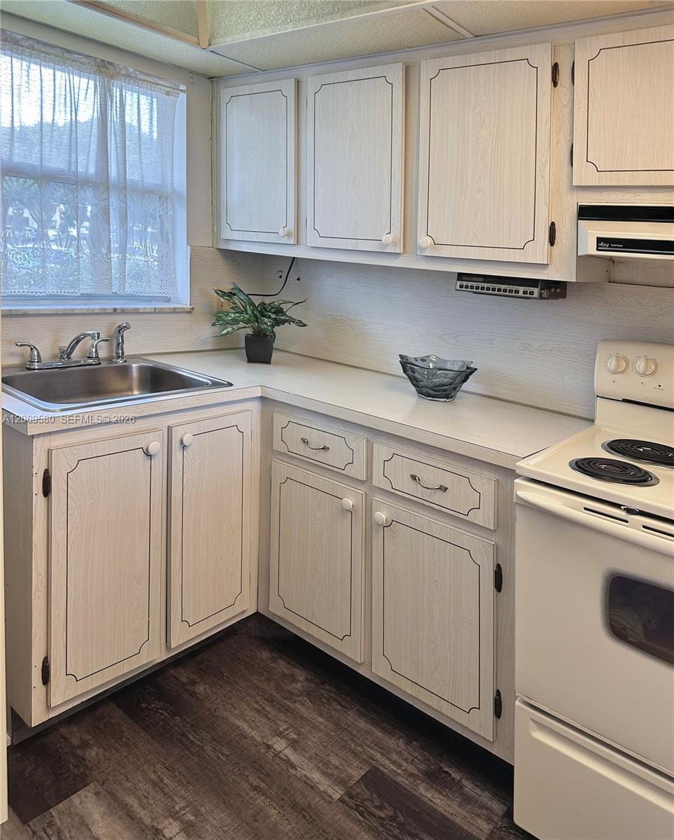 8881 Sunrise Lakes Boulevard 108 — photo 11